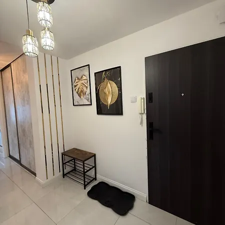 Saska Kepa Lux * Warsaw