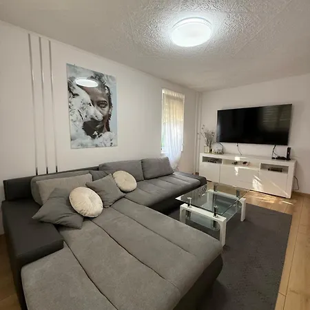 Saska Kepa Lux *